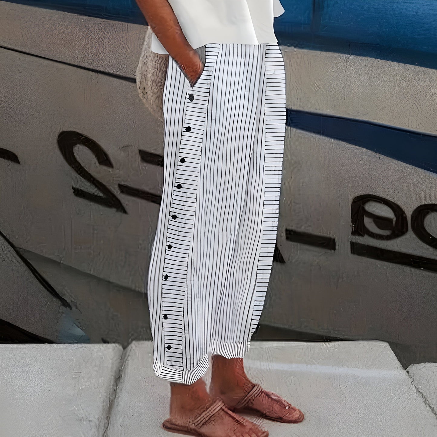 NERINA| Lichte Zomerbroek met Dunne Strepen en Zijknopen voor Casual Chic Stijl