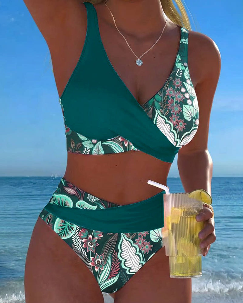 Fiorella | Bikini met bloemenprint en contrastdetails