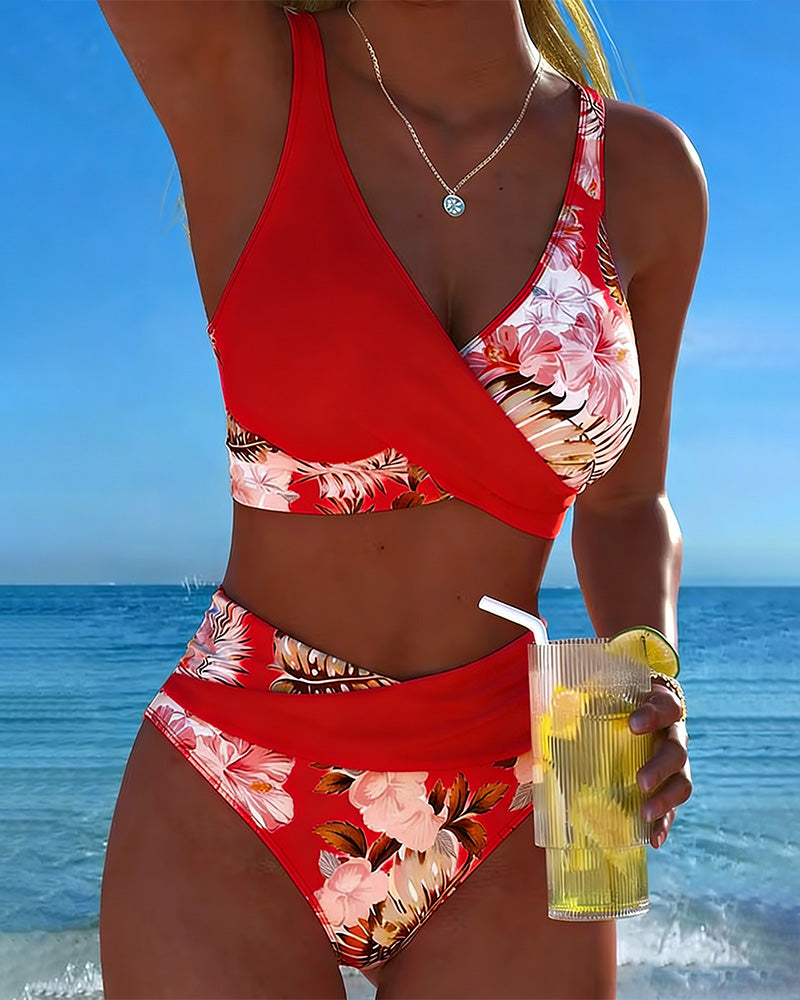 Rosina | Bikini met bloemenprint en contrastdetails