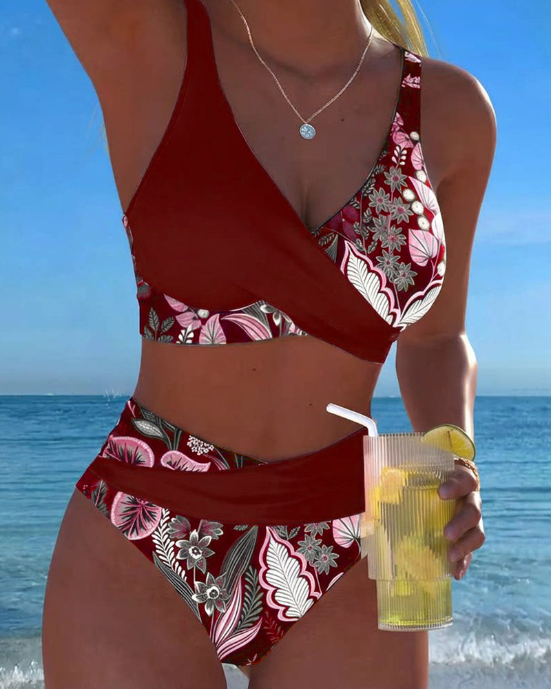 Fiorella | Bikini met bloemenprint en contrastdetails