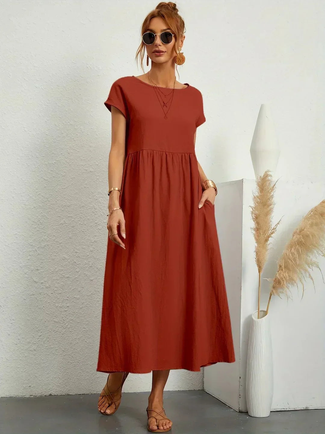 Emilie | Soepelvallende midi-jurk met tijdloze elegantie