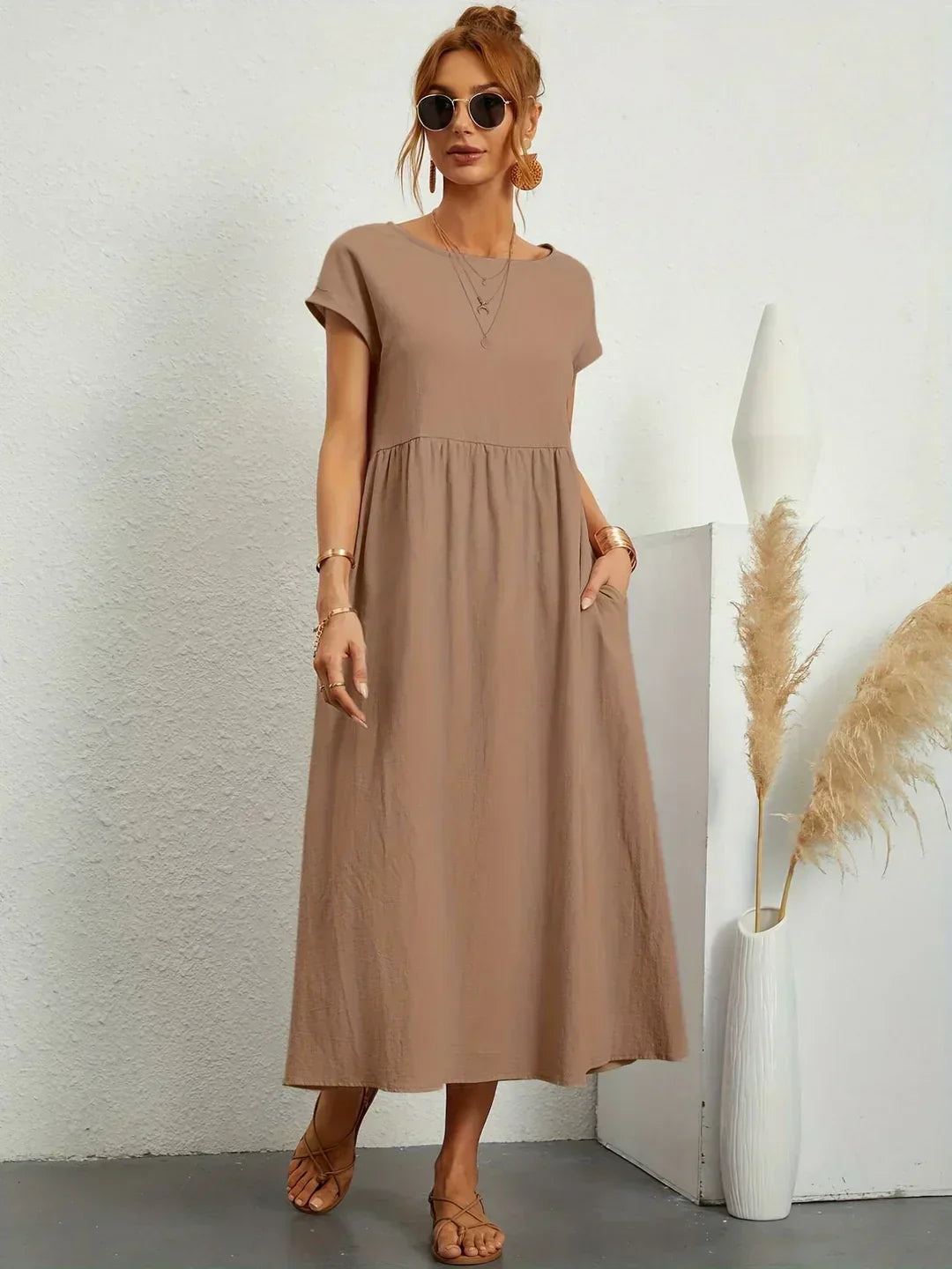 Emilie | Soepelvallende midi-jurk met tijdloze elegantie