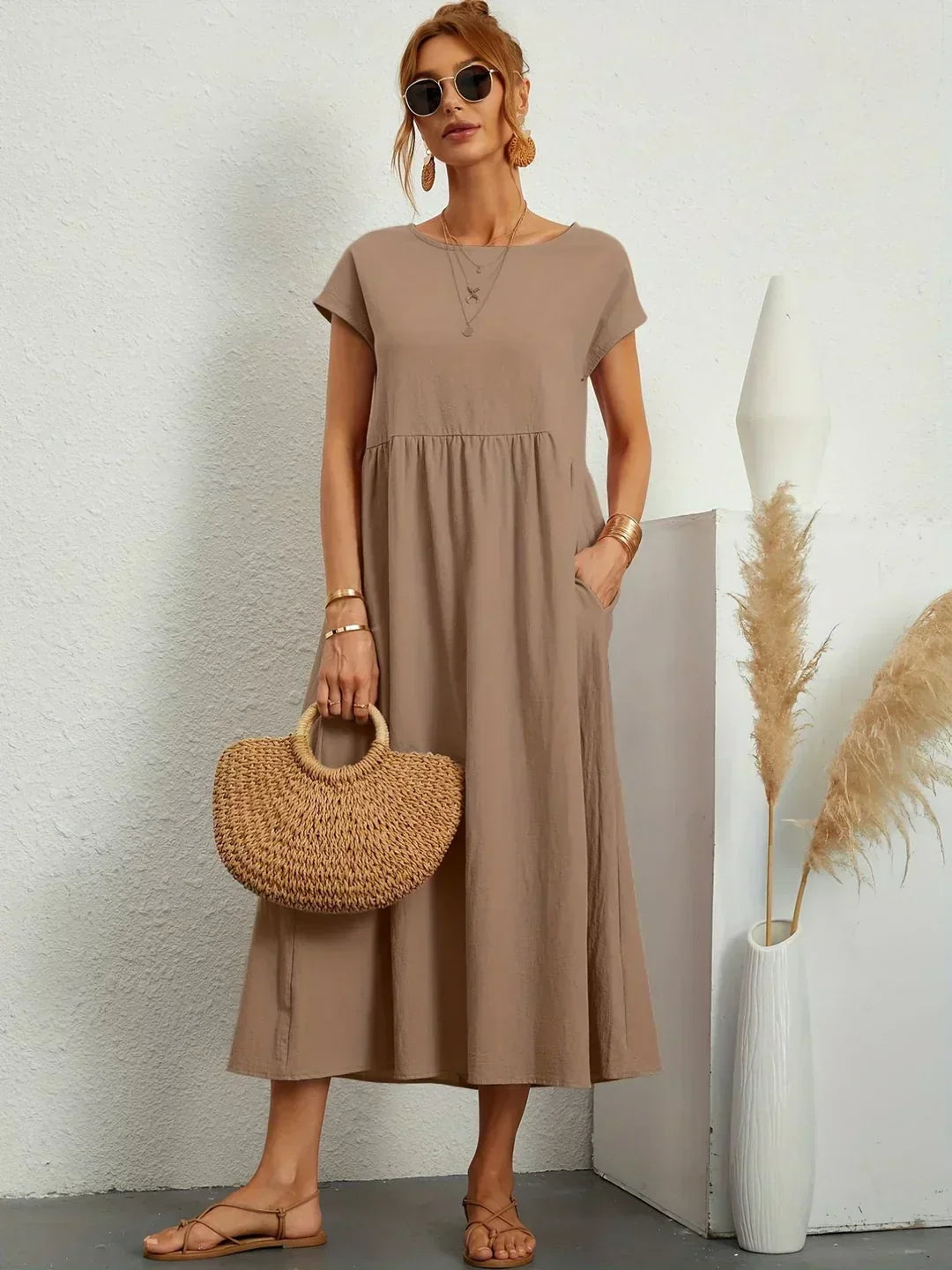 Emilie | Soepelvallende midi-jurk met tijdloze elegantie