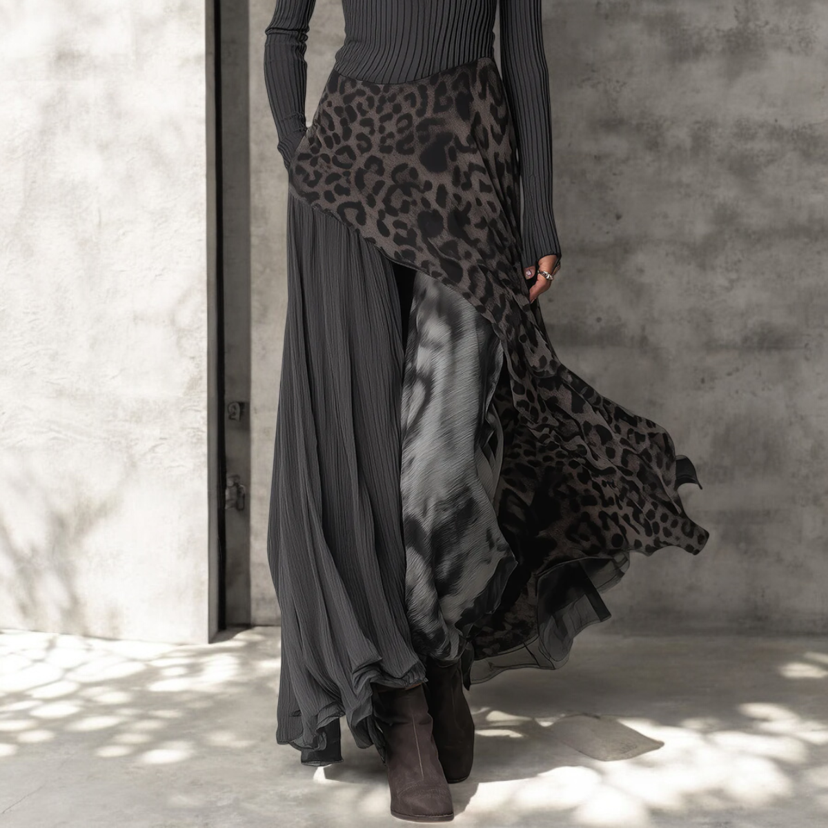 NATALIA | Lange Jurk met Elegante Luipaardprint en Flatterende Vloeiing