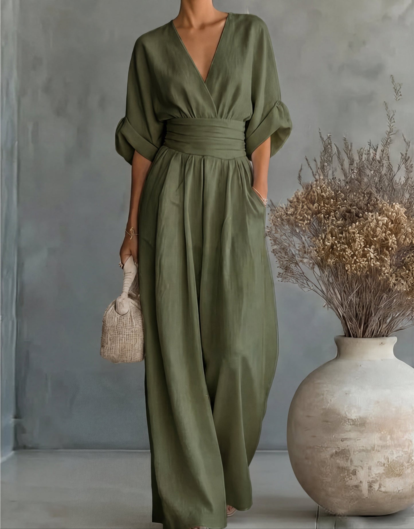Livia – Elegante jumpsuit met V-hals en wijde pijpen