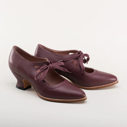 JENARA | Retro Hakken met Elegante Veters
