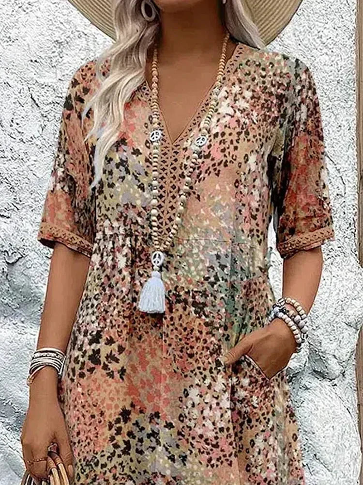 Mirelle | Jurk met V-hals en stijlvolle print