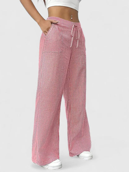 ODELIA | Ruime en comfortabele broeken met elegante details